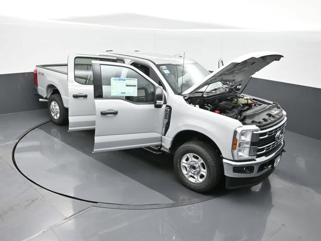2026 Ford Super Duty F-350 SRW XLT