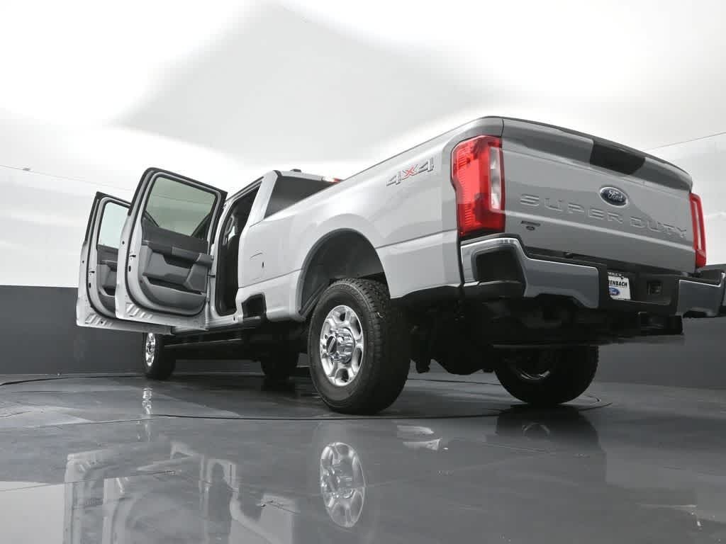 2026 Ford Super Duty F-350 SRW XLT