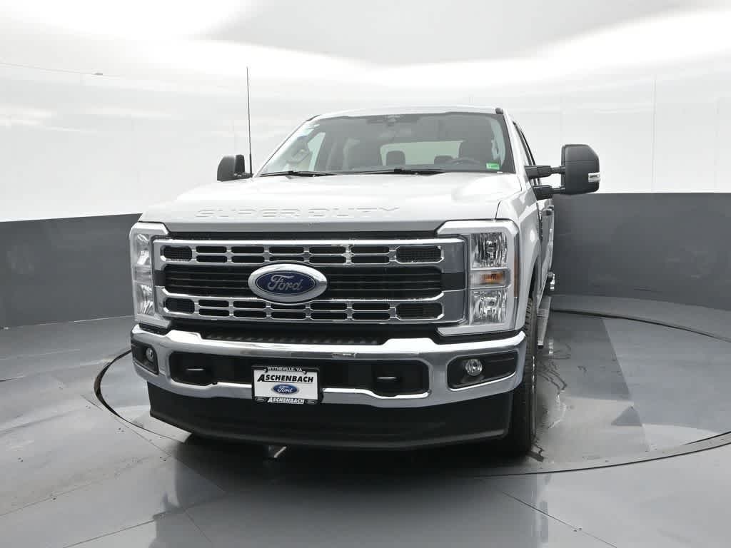 2026 Ford Super Duty F-350 SRW XLT
