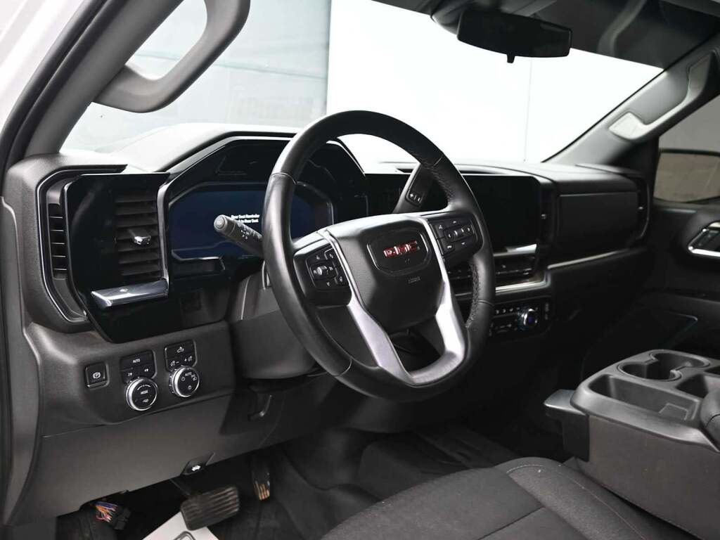 2023 GMC Sierra 1500 4WD Crew Cab Short Box SLE
