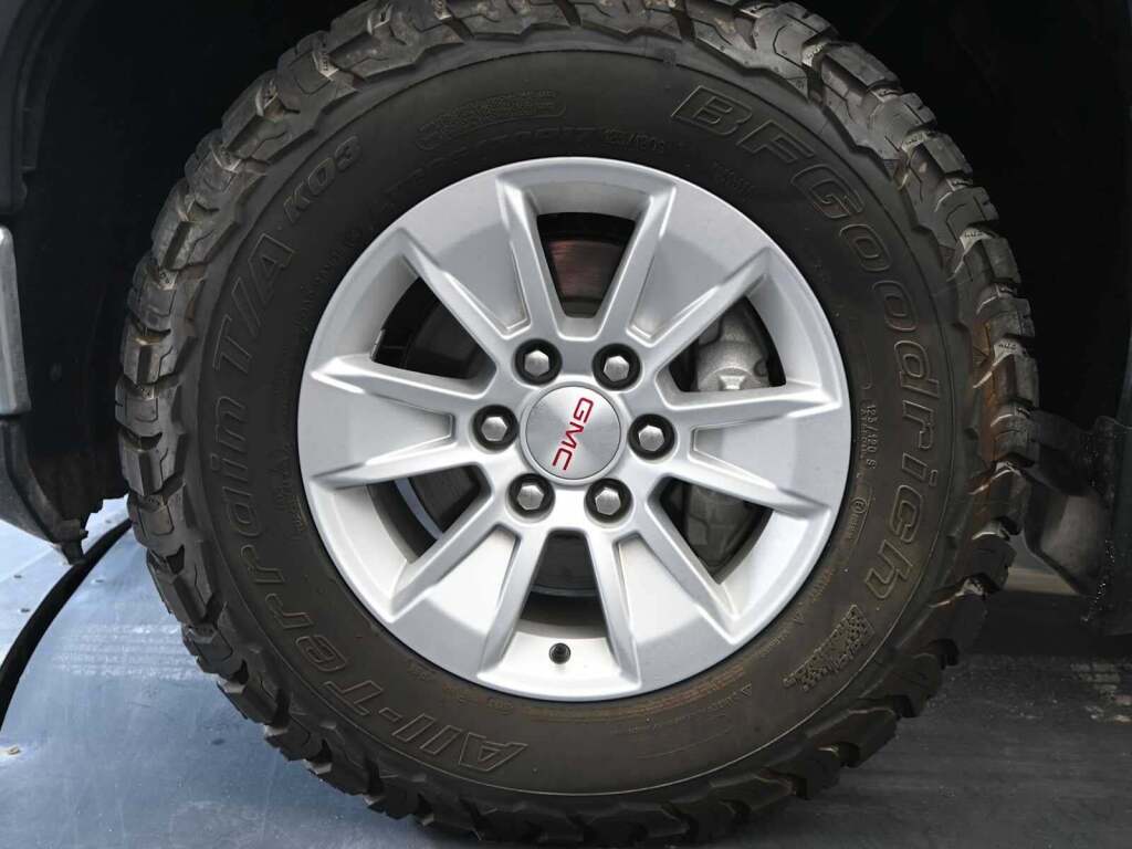 2023 GMC Sierra 1500 4WD Crew Cab Short Box SLE