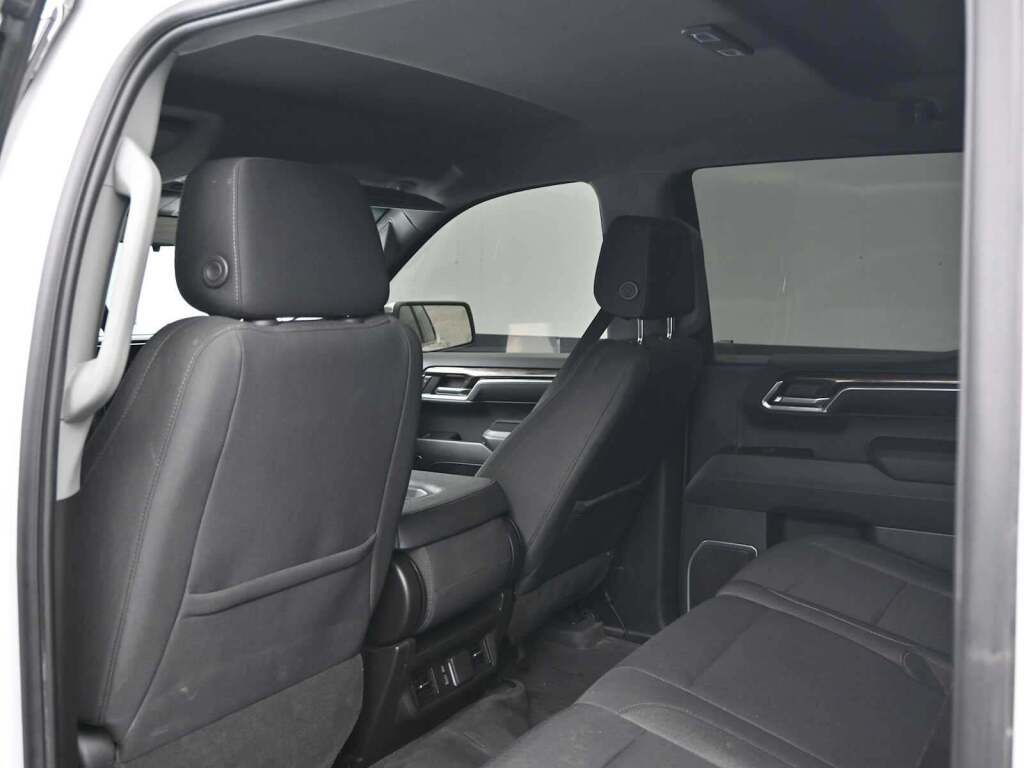 2023 GMC Sierra 1500 4WD Crew Cab Short Box SLE