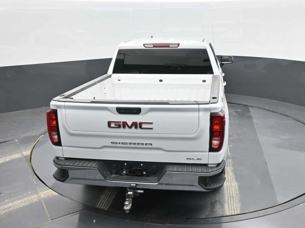 2023 GMC Sierra 1500 4WD Crew Cab Short Box SLE