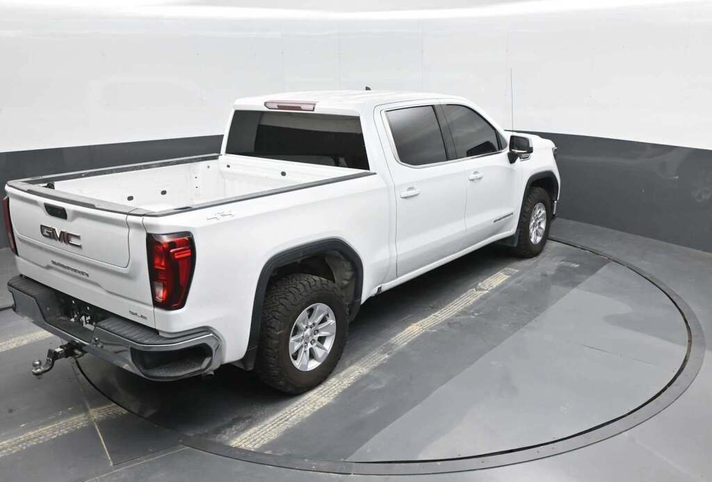 2023 GMC Sierra 1500 4WD Crew Cab Short Box SLE