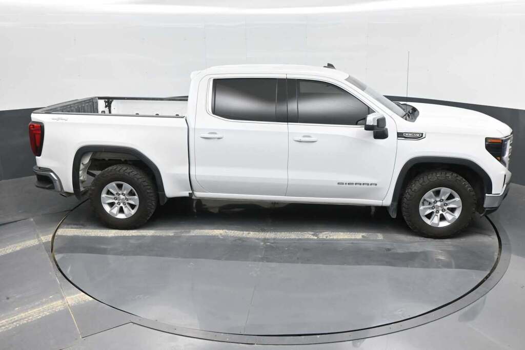 2023 GMC Sierra 1500 4WD Crew Cab Short Box SLE
