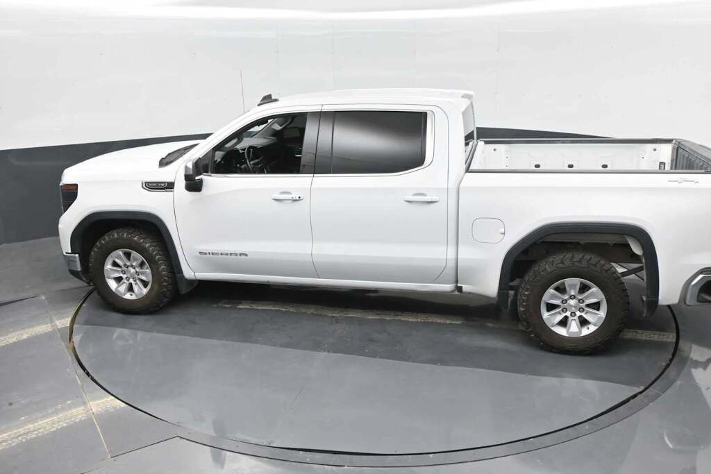 2023 GMC Sierra 1500 4WD Crew Cab Short Box SLE