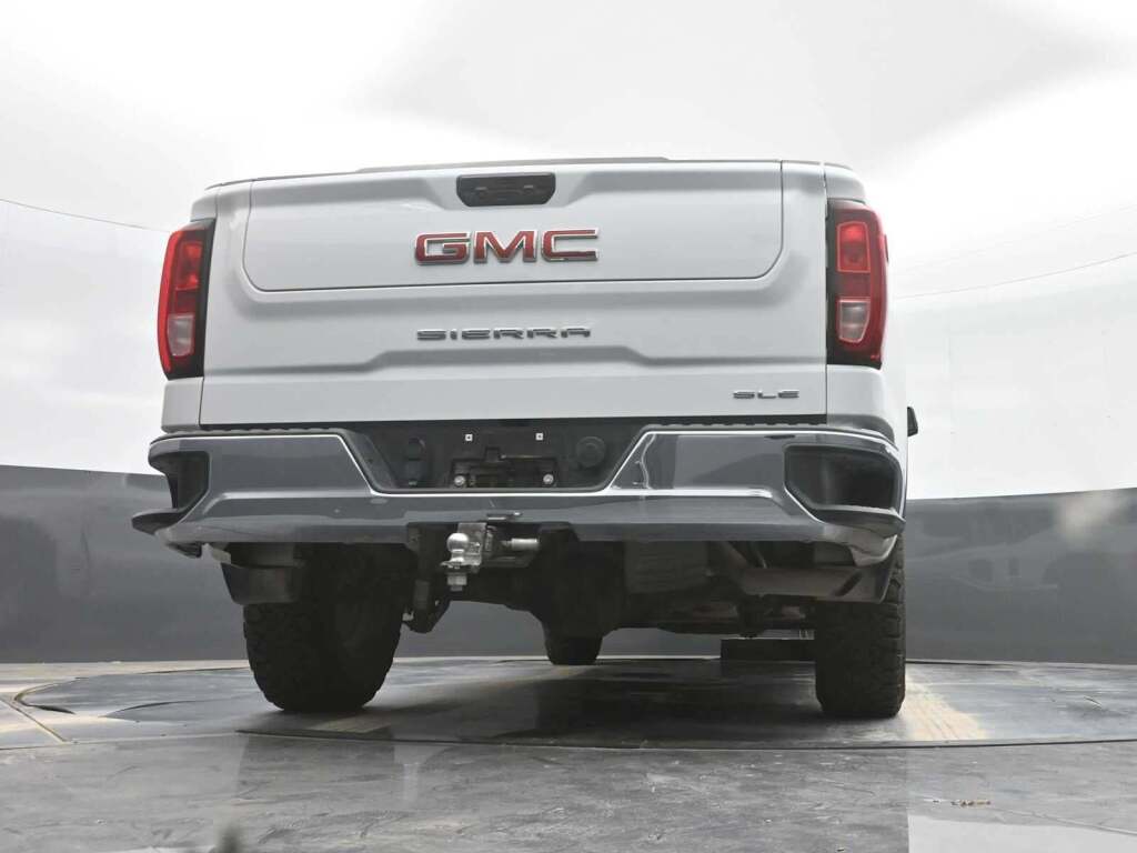 2023 GMC Sierra 1500 4WD Crew Cab Short Box SLE