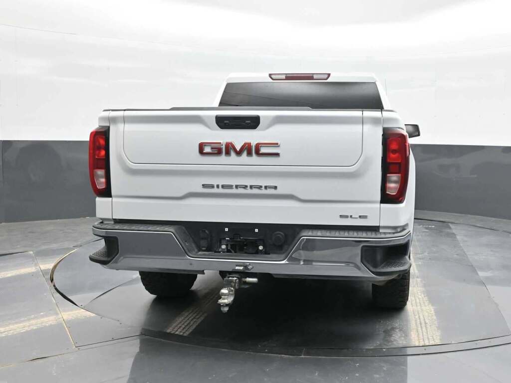 2023 GMC Sierra 1500 4WD Crew Cab Short Box SLE