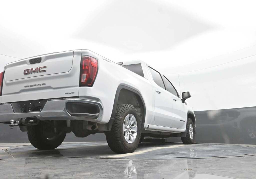 2023 GMC Sierra 1500 4WD Crew Cab Short Box SLE