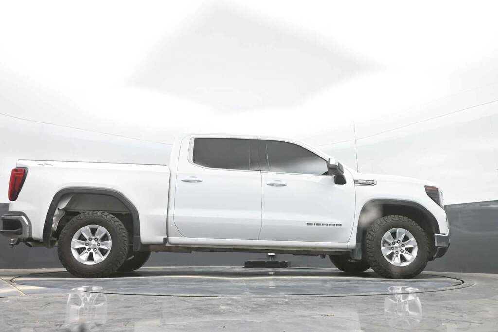 2023 GMC Sierra 1500 4WD Crew Cab Short Box SLE