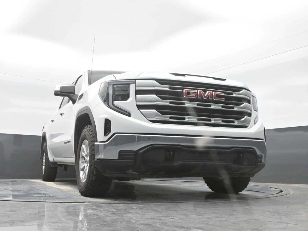 2023 GMC Sierra 1500 4WD Crew Cab Short Box SLE
