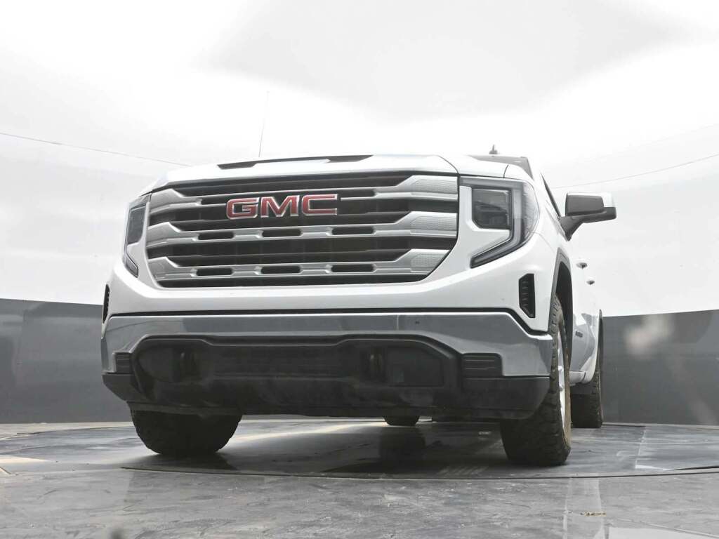 2023 GMC Sierra 1500 4WD Crew Cab Short Box SLE