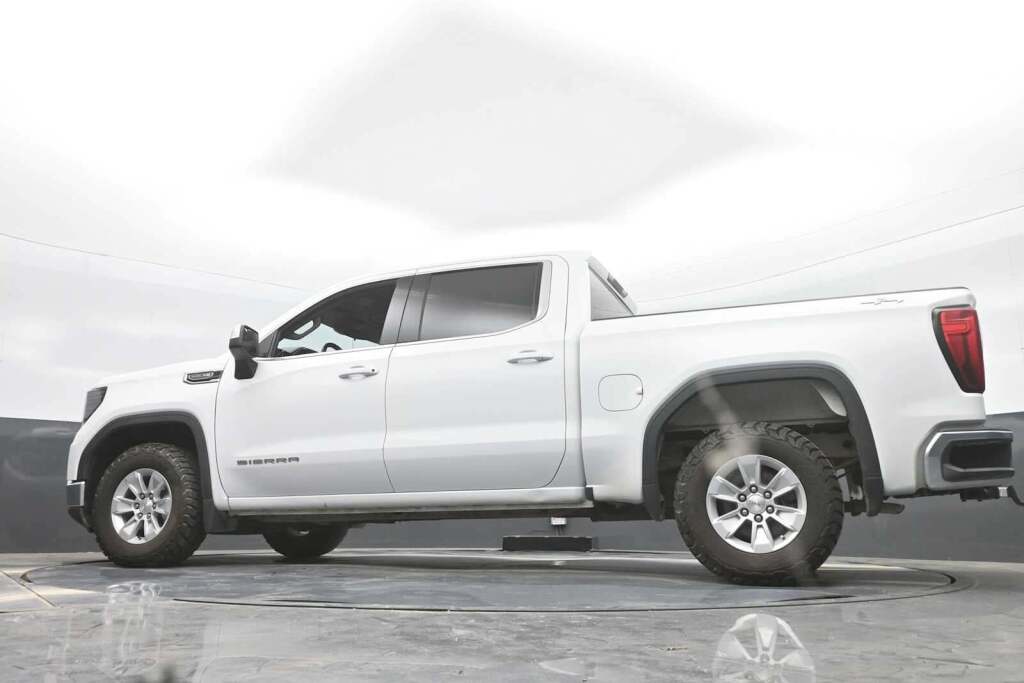 2023 GMC Sierra 1500 4WD Crew Cab Short Box SLE