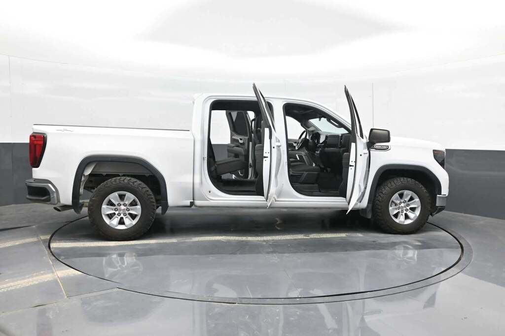 2023 GMC Sierra 1500 4WD Crew Cab Short Box SLE