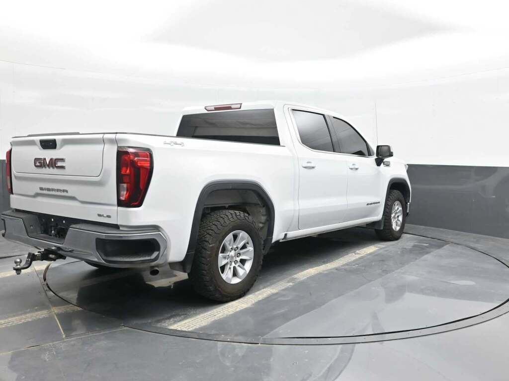2023 GMC Sierra 1500 4WD Crew Cab Short Box SLE