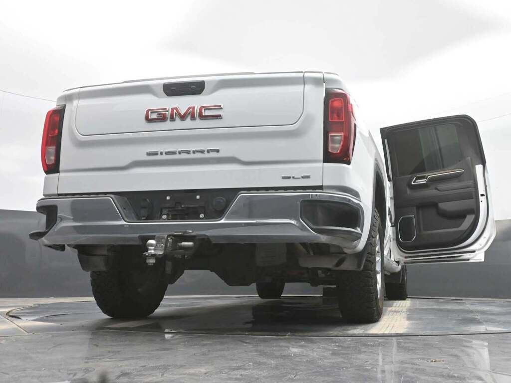 2023 GMC Sierra 1500 4WD Crew Cab Short Box SLE