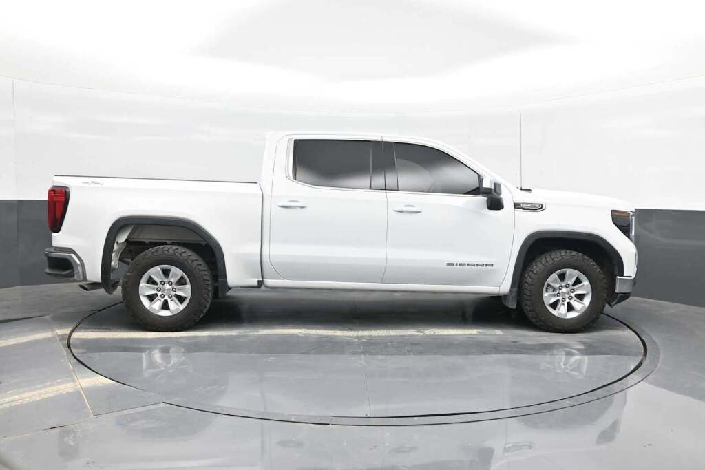 2023 GMC Sierra 1500 4WD Crew Cab Short Box SLE