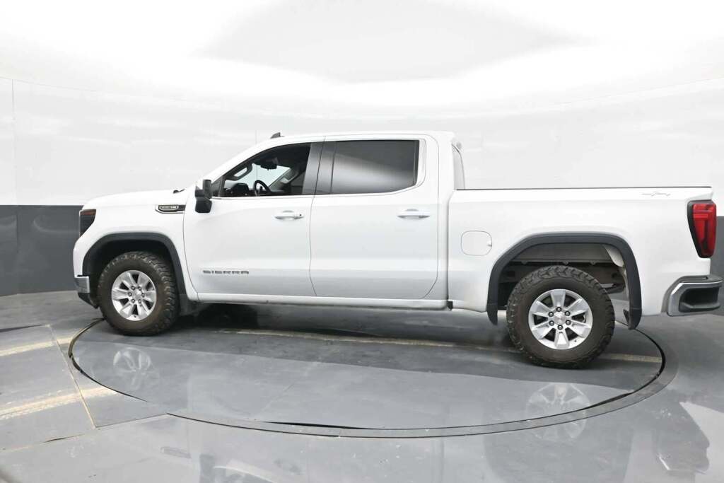 2023 GMC Sierra 1500 4WD Crew Cab Short Box SLE
