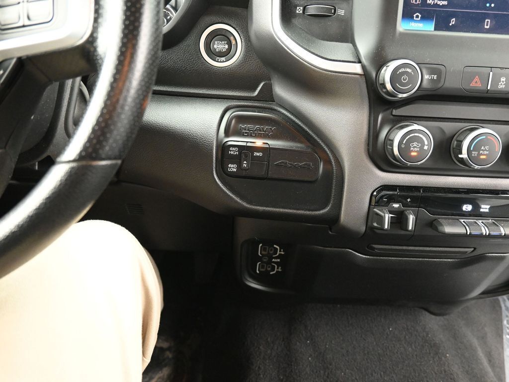 2022 Ram 3500 Big Horn Crew Cab 4x4 8' Box