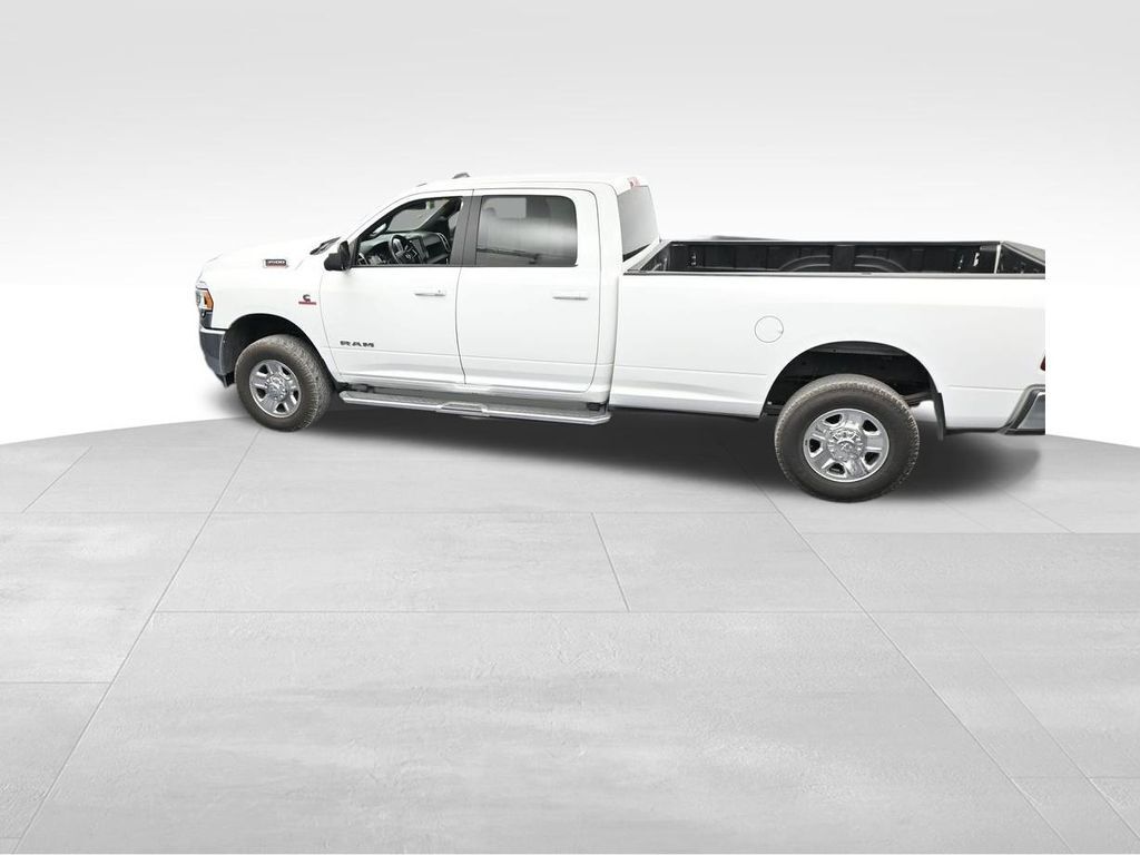 2022 Ram 3500 Big Horn Crew Cab 4x4 8' Box