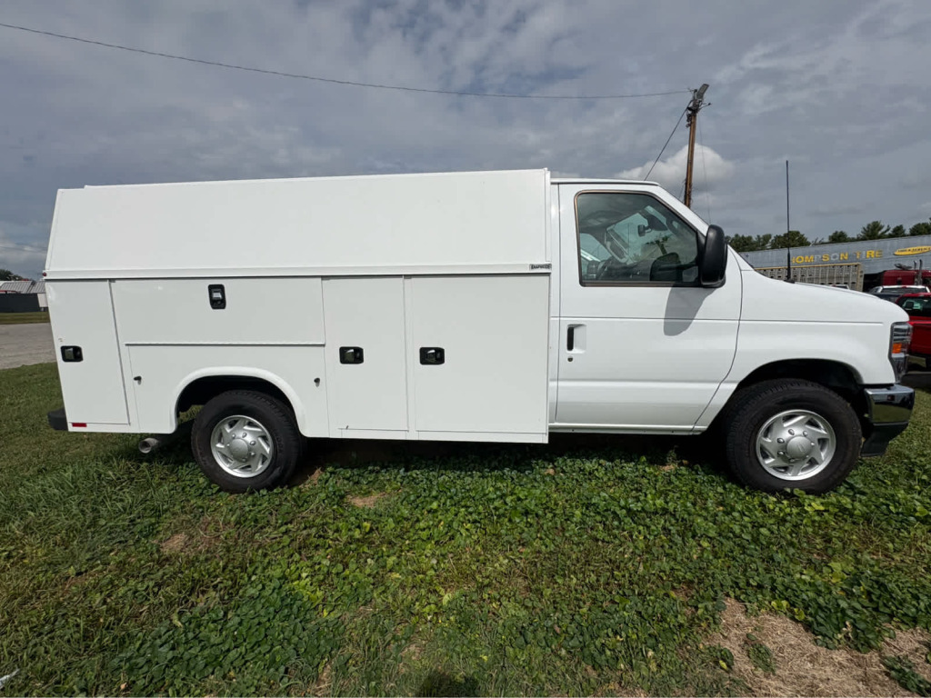 2026 Ford E-350 Cutaway 