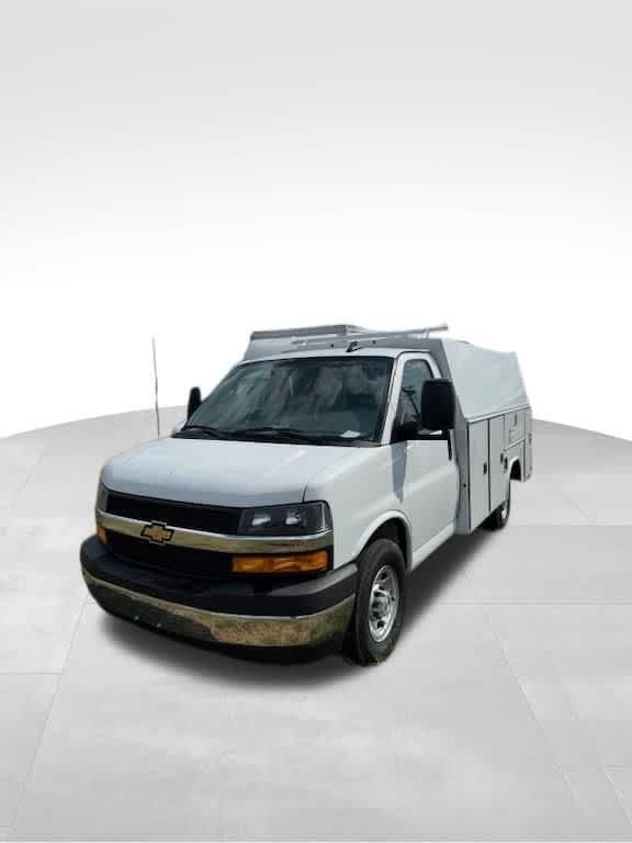 2025 Chevrolet Express Cutaway Work Van