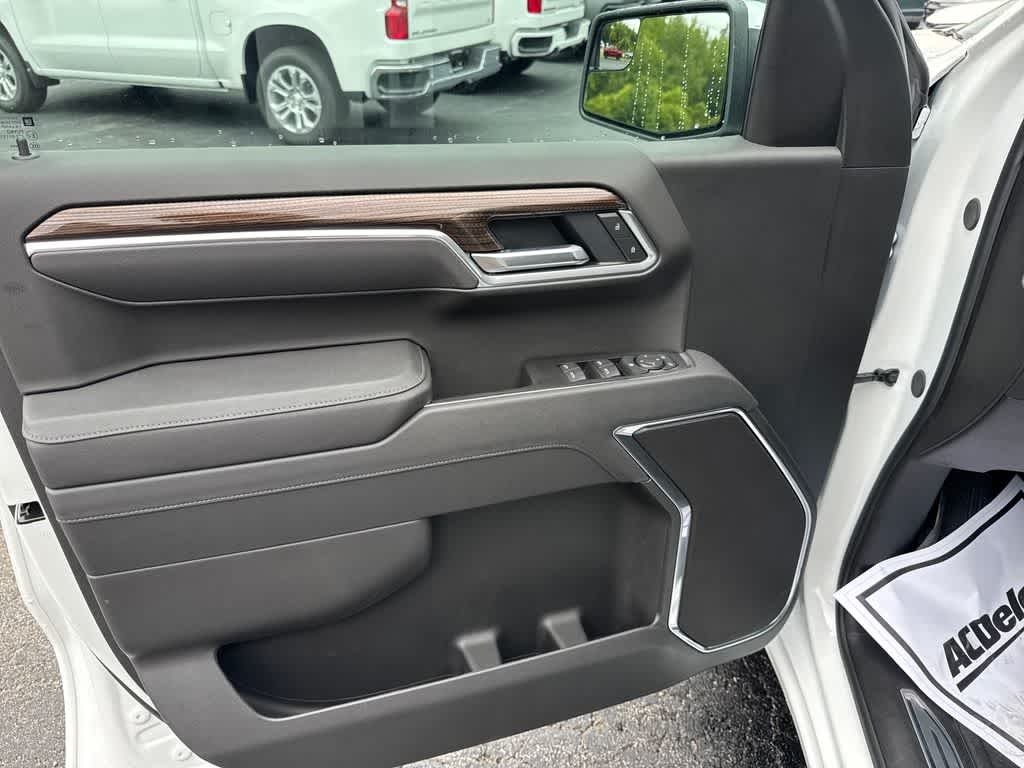 2026 Chevrolet Silverado 1500 4WD Crew Cab Standard Bed LT