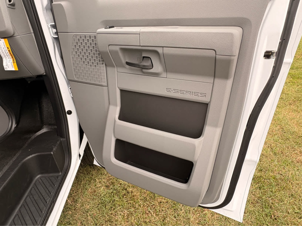 2026 Ford E-350 Cutaway 