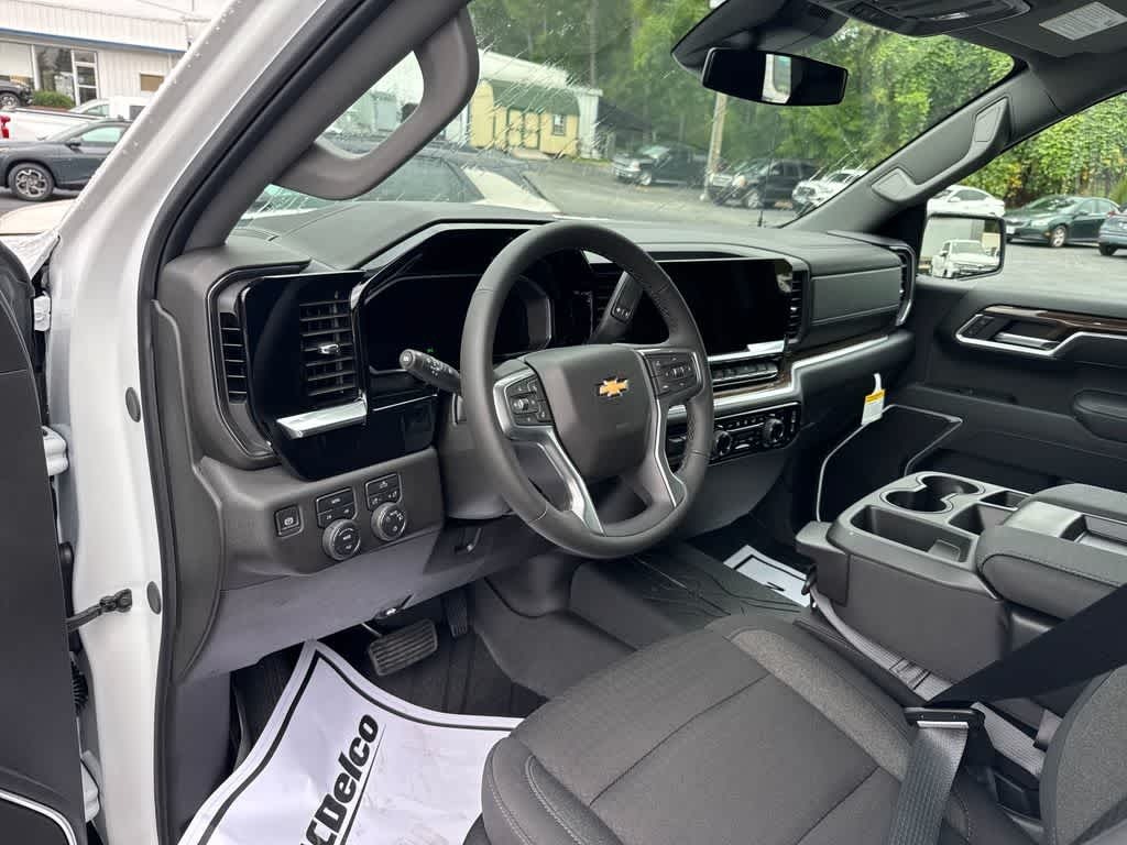 2026 Chevrolet Silverado 1500 4WD Crew Cab Standard Bed LT