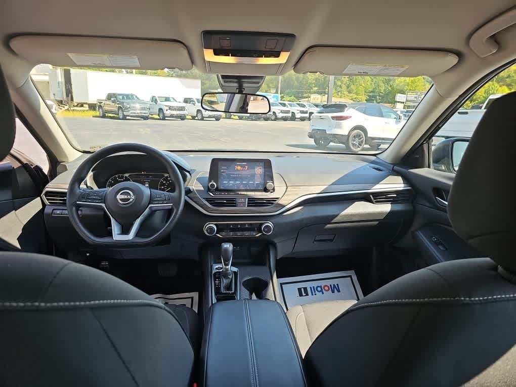 2025 Nissan Altima SV FWD