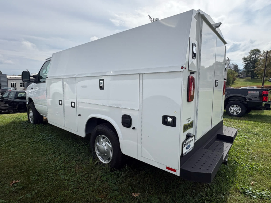 2026 Ford E-350 Cutaway 