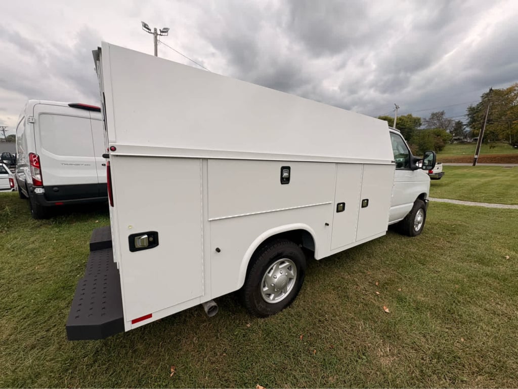 2026 Ford E-350 Cutaway 