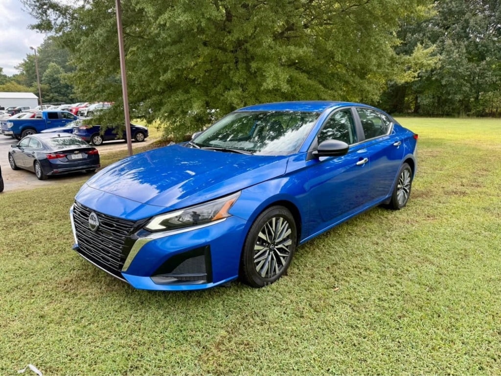 2025 Nissan Altima SV FWD