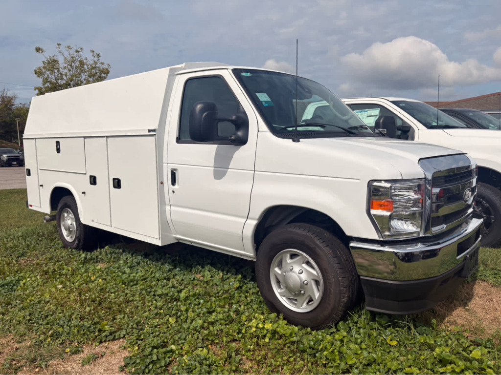 2026 Ford E-350 Cutaway 