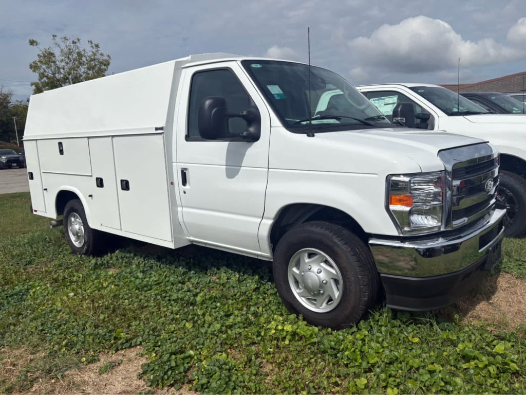 2026 Ford E-350 Cutaway 