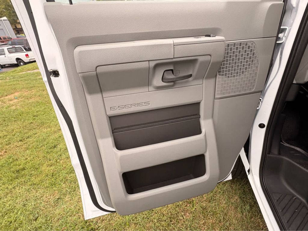 2026 Ford E-350 Cutaway 