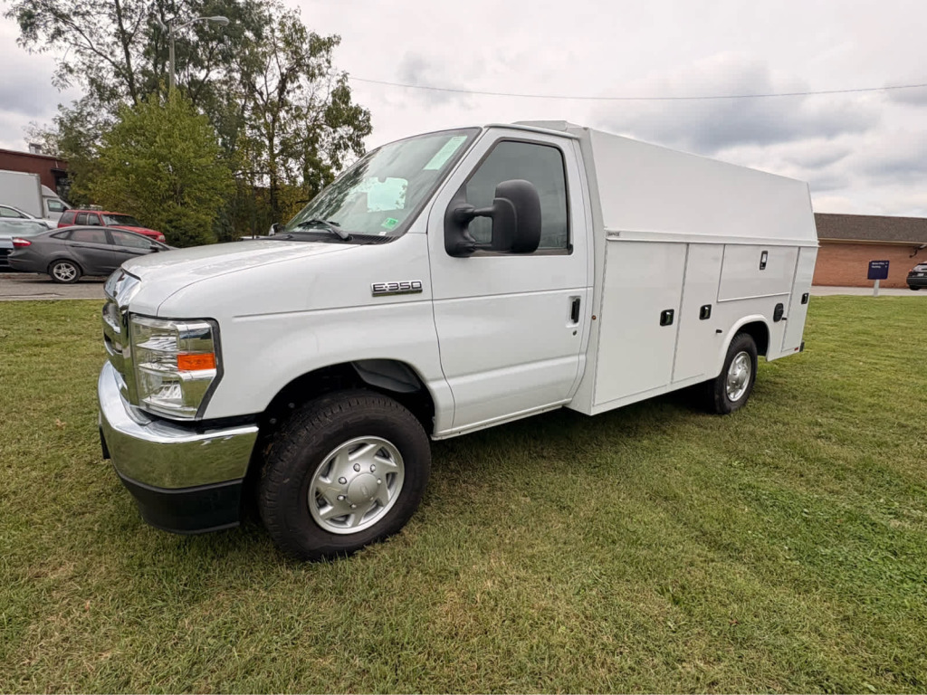 2026 Ford E-350 Cutaway 