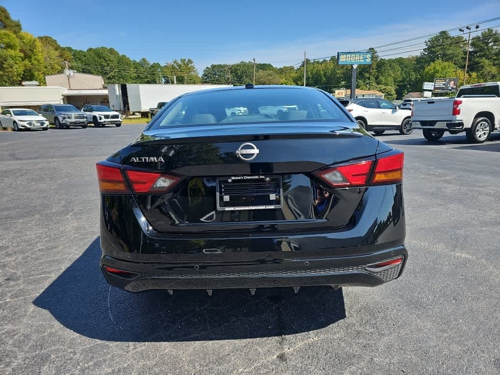 2025 Nissan Altima SV FWD