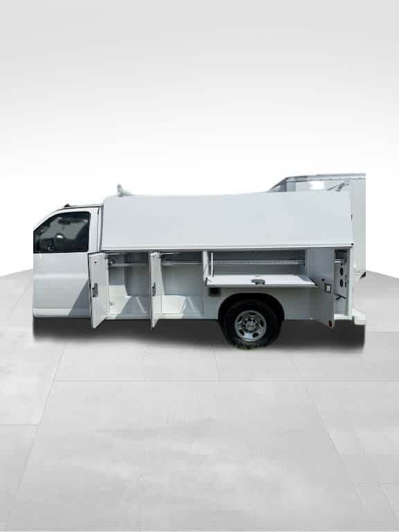 2025 Chevrolet Express Cutaway Work Van