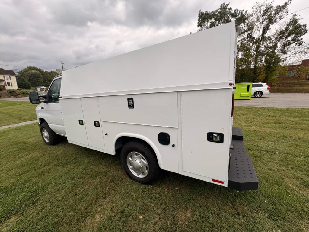 2026 Ford E-350 Cutaway 