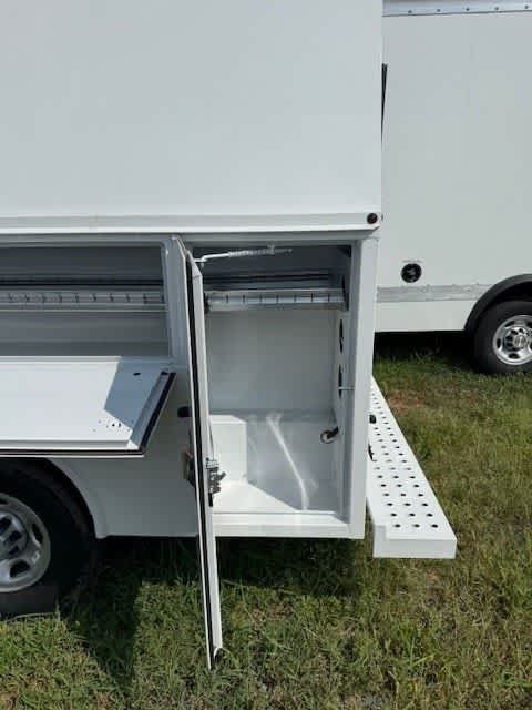 2025 Chevrolet Express Cutaway Work Van