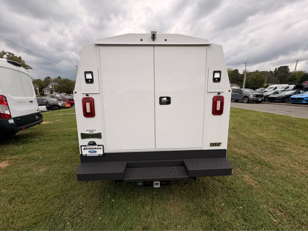 2026 Ford E-350 Cutaway 