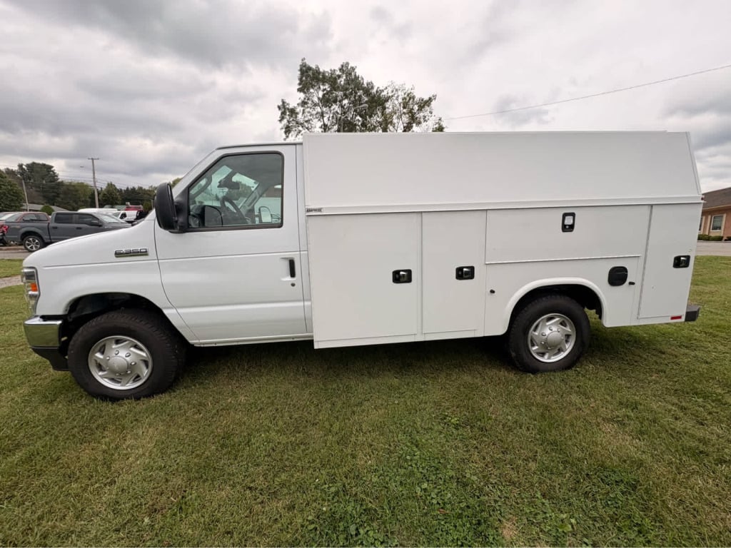 2026 Ford E-350 Cutaway 