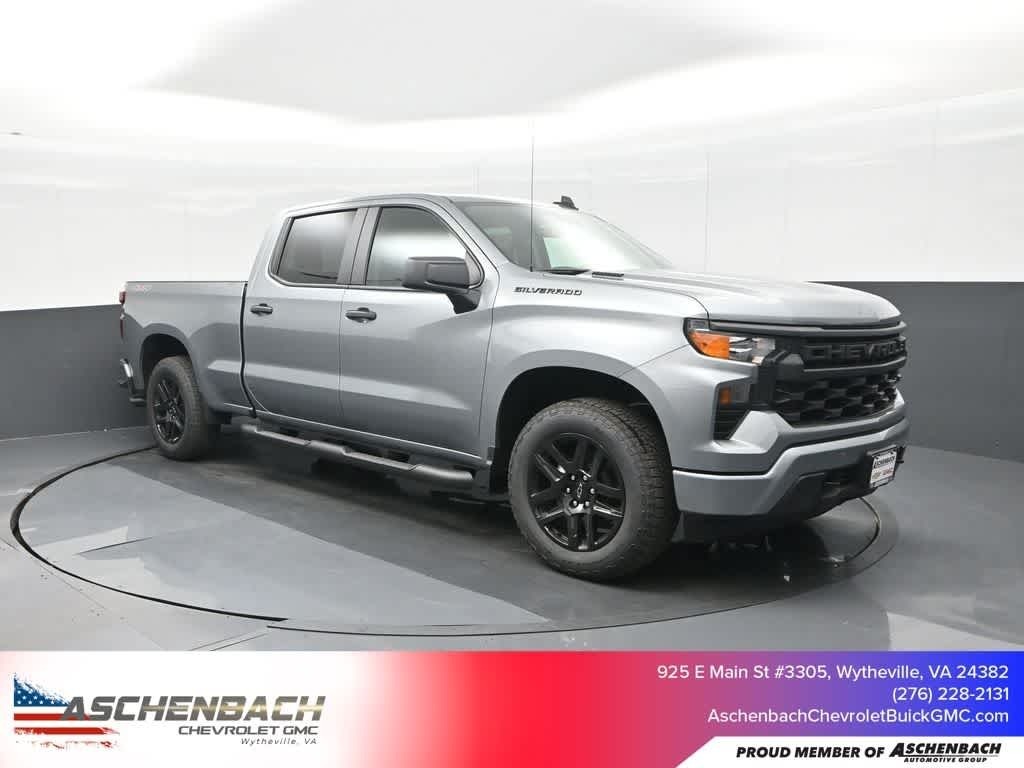 2026 Chevrolet Silverado 1500 4WD Crew Cab Standard Bed Custom
