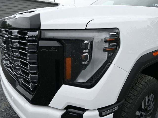 2025 GMC Sierra 2500HD 4WD Crew Cab Standard Bed Denali Ultimate