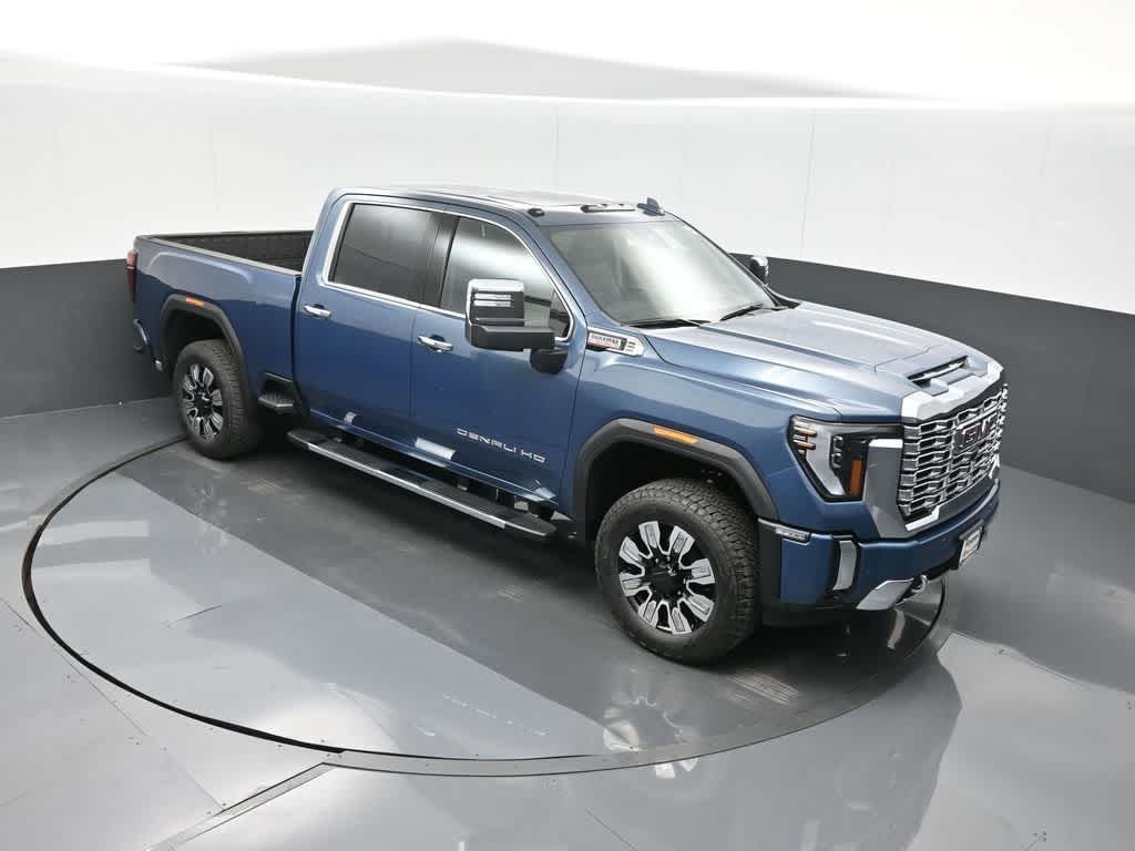 2025 GMC Sierra 2500HD 4WD Crew Cab Standard Bed Denali