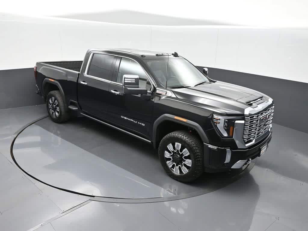2025 GMC Sierra 2500HD 4WD Crew Cab Standard Bed Denali