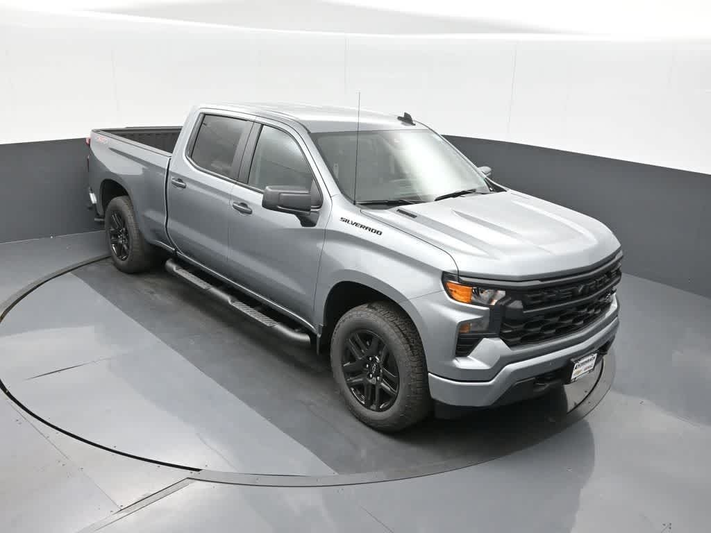 2026 Chevrolet Silverado 1500 4WD Crew Cab Standard Bed Custom