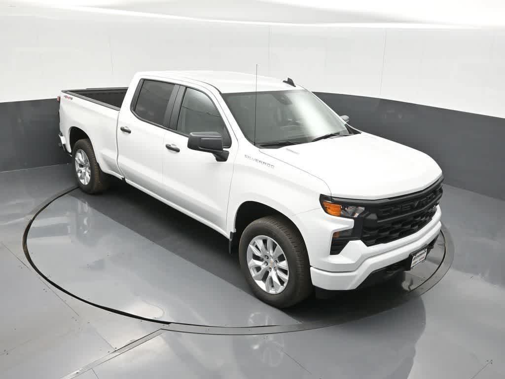 2026 Chevrolet Silverado 1500 4WD Crew Cab Standard Bed Custom
