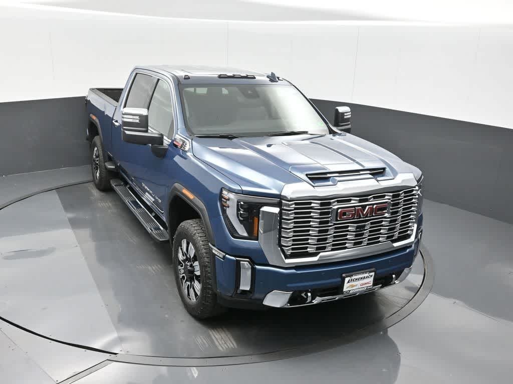 2025 GMC Sierra 2500HD 4WD Crew Cab Standard Bed Denali